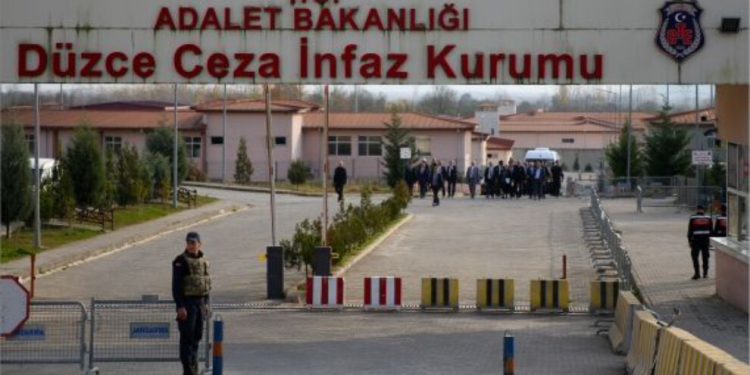 Faşist TC’nin kirli oyunları: Siyasi tutuklular hastaneye götürülmüyor