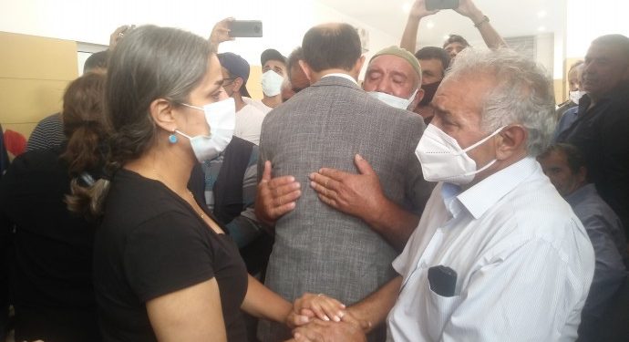 Katledilen ailenin yakını: Ağlarsak onlar kazanır, ağlamayacağız