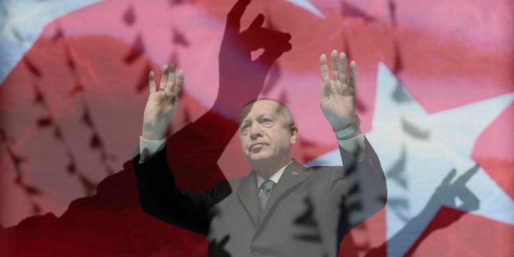 “Devlet toplumu dincilik ve milliyetçilikle uyutuyor”