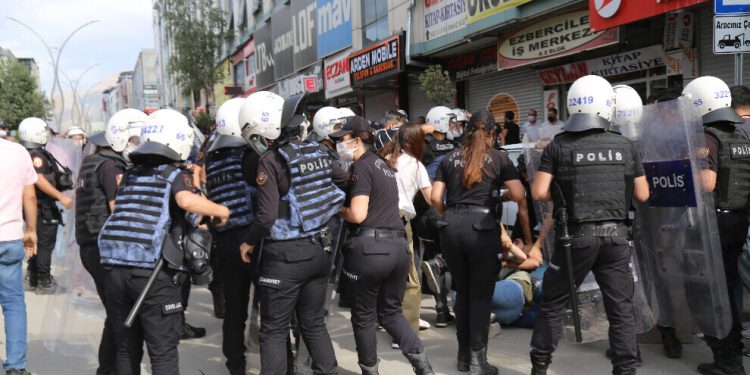 Konya’daki katliamı protesto eden 3 genç tutuklandı