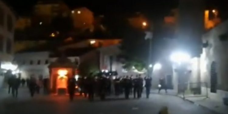 Bedlîs’te faşist polis esnafa saldırdı; En az 70 kişi rehin alındı