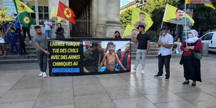Bordeaux’da gençler Şengal saldırısını protesto etti