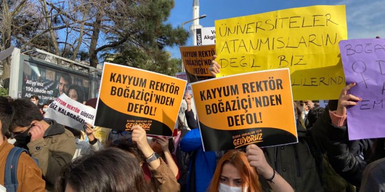 Boğaziçi Dayanışması: İrademizi yok sayan her kim olursa olsun karşısında duracağız