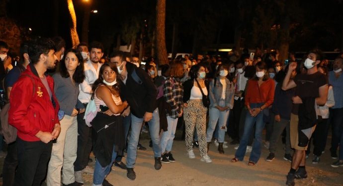 Üniversite öğrencileri: Barınma nöbetimizi bütün sokaklara yayıyoruz, dört bir yandan geliyoruz