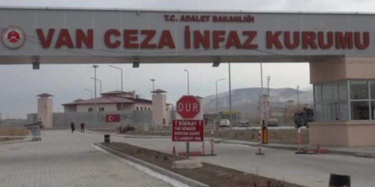 Cezaevlerinde neler oluyor? – Wan cezaevinde tutsaklara işkence!