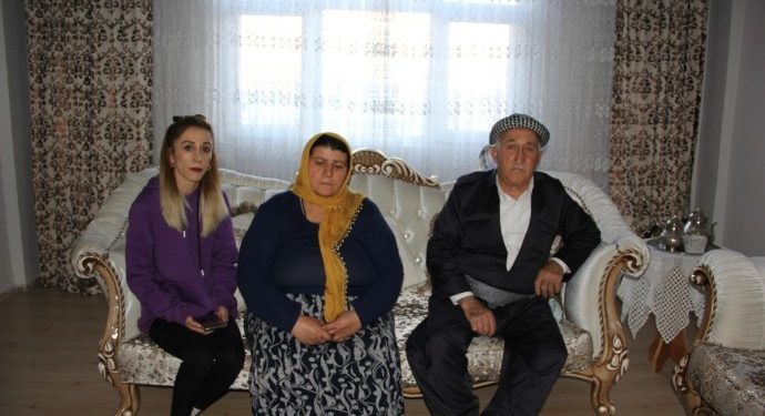 İşgalci polis kornaya bastığı gerekçesi ile bir aileye işkence yaptı