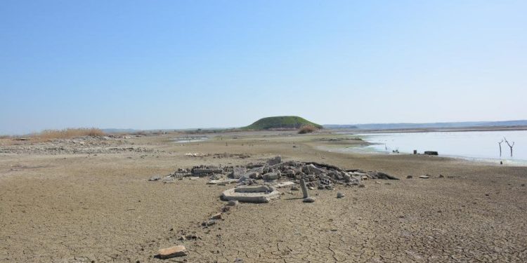 Türk devleti Rojava’nın suyunu çalıyor