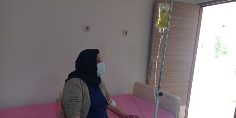 Rahatsızlanan Anne Emine Şenyaşar nöbete serumla devam edecek