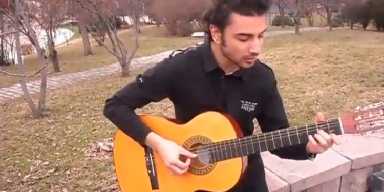 Tacize maruz kalan çocuğa yardım eden genç yaşamını yitirdi