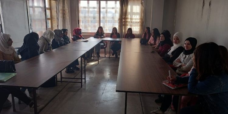 Genç kadınlar 25 Kasım için seminer gerçekleştirdi