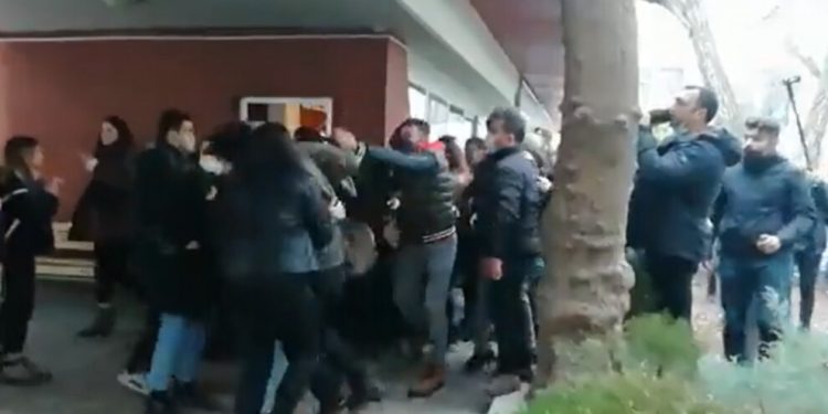Ankara Üniversitesi’nde polis şiddeti; Çok sayıda öğrenci rehin alındı