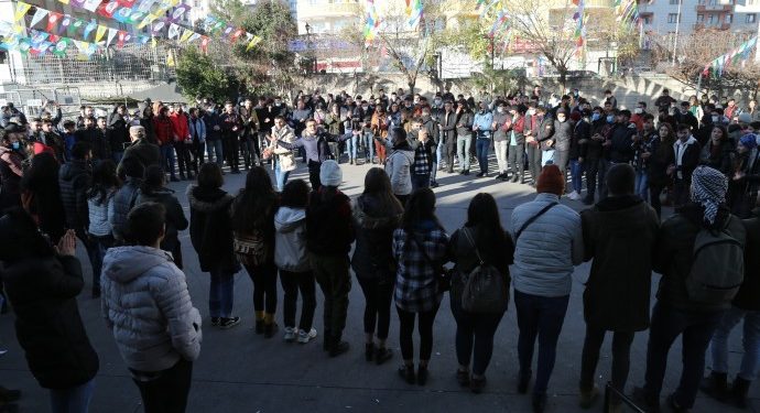 Gençler kongre için Amed’e akın etti