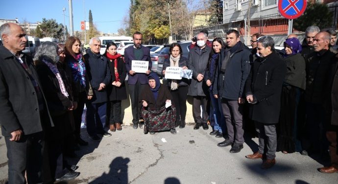 Şenyaşar ailesi: Zafer zulme karşı direnenlerindir