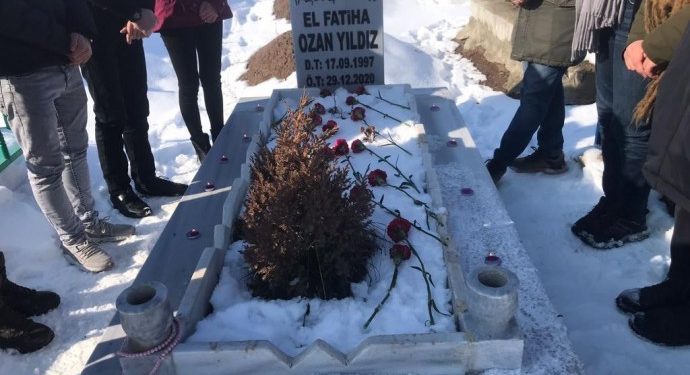 Gençlik Meclisi üyesi Ozan Yıldız, mezarı başında anıldı