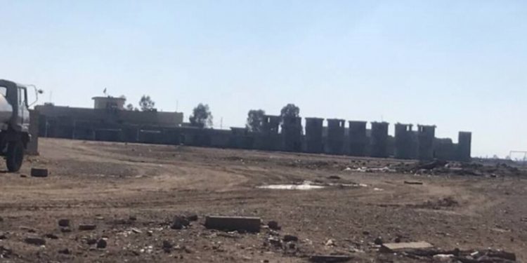 Irak ordusu Mexmûr’un çevresine askeri kule kurdu