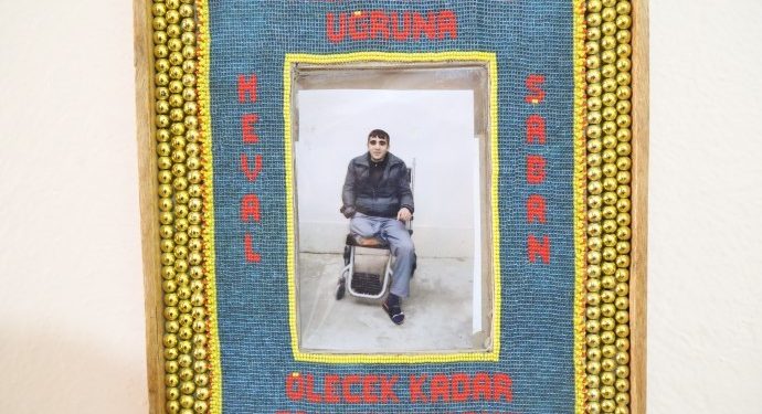 Zindanlarda işkence – Dayatmalara tutuklular “Ne mutlu Kürdüm diyene” cevabı verdi