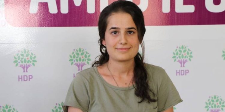 HDP Gençlik Meclisi üyesi Berfin Can rehin alındı