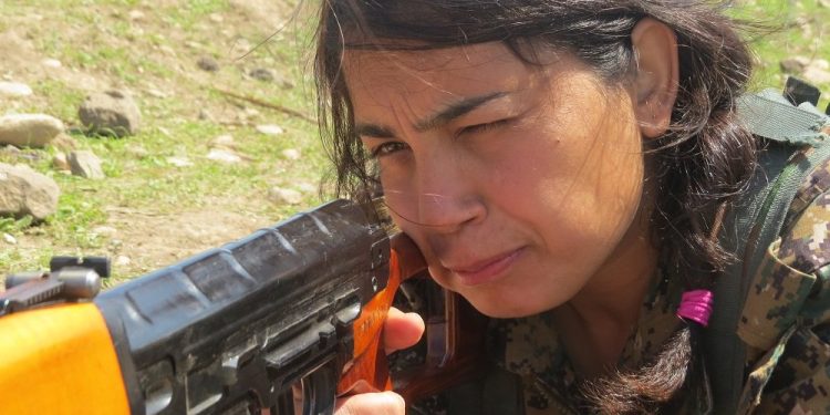 YPJ Şehit Arîn Bahoz’u andı – Şehitlerimizin intikamını alma sözü veriyoruz