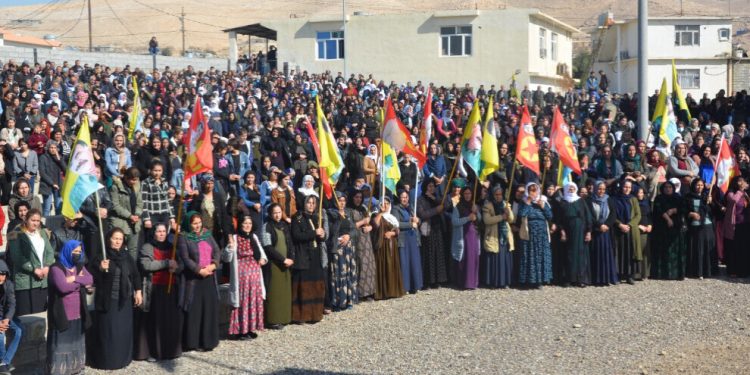 Maxmur şehitlerini uğurladı