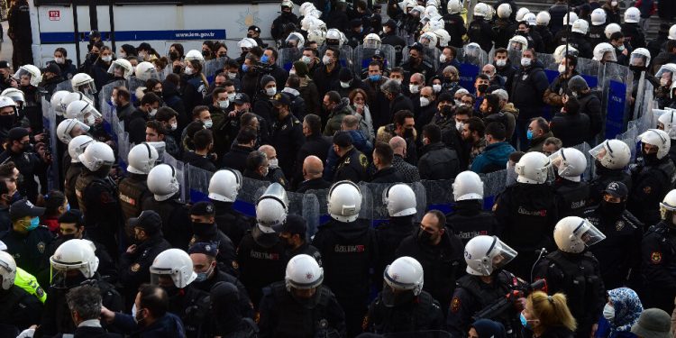 İstanbul’da 15 Şubat komplosu protesto edildi; “Bijî Serok Apo”