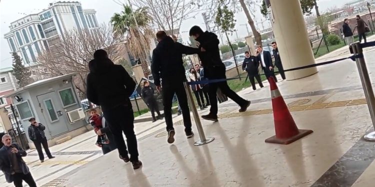 Anne Emine Şenyaşar ve oğlu Ferit Şenyaşar’a faşist polis saldırdı