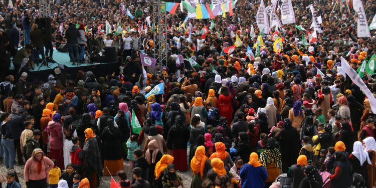 Viranşehir’de on binler Halklar Önderi’nin özgürlüğünü haykırdı