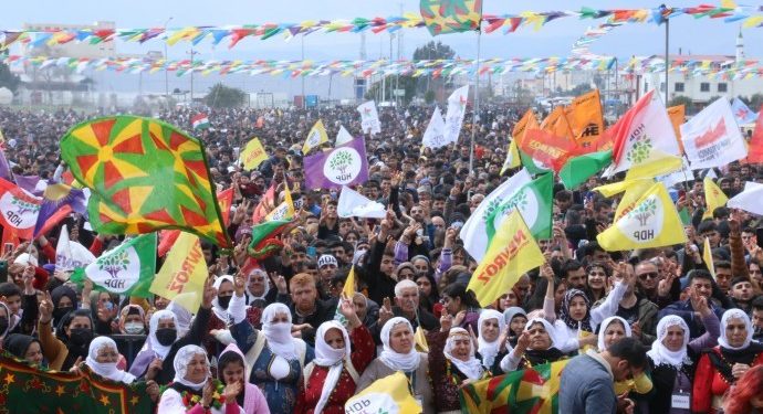 Mersin Newroz’da binler haykırdı; “Bijî Serok Apo”