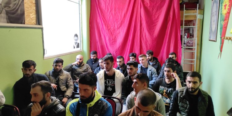 Villiers Le Bel‘de gençlerden örgütlenme toplantısı: 50. Zafer yılı Önder APO‘nun özgürlüğünün sağlandığı yıl olacak