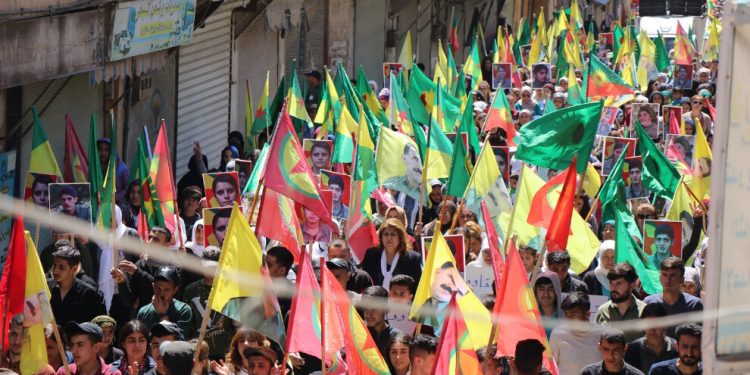 Halep halkı işgal sadırılarına karşı alanlara aktı