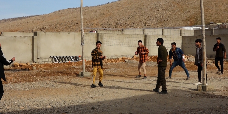 Şengal’de gençler ve genç kadınlar eğitim çalışmalarına başladı