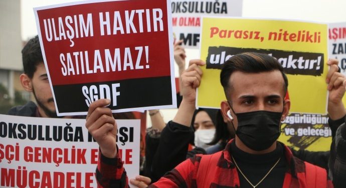Gençlik örgütleri ulaşıma yapılan zamları protesto etti