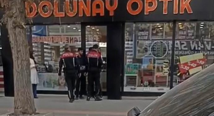 Irkçısınız – Kürtçe şarkı söyleyene işkence, işkenceye tepki gösterene gözaltı