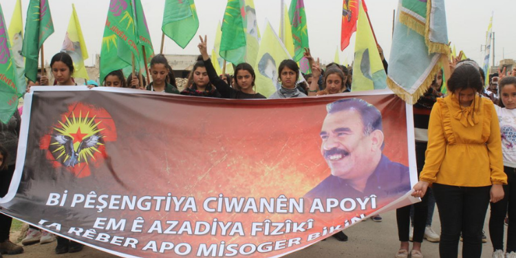 Efrîn’de gençler ve genç kadınlar tecrite karşı alanlara aktı