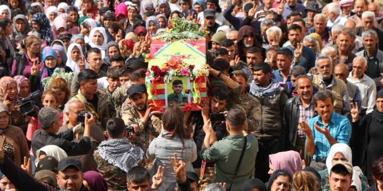 Şehba şehidini uğurladı