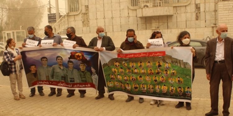 Hewlêr’de katledilenlerin yakınları dilekçe sundu