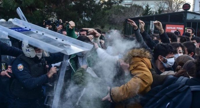 Öğrencilerin adli kontrolün kaldırılması talebi reddedildi