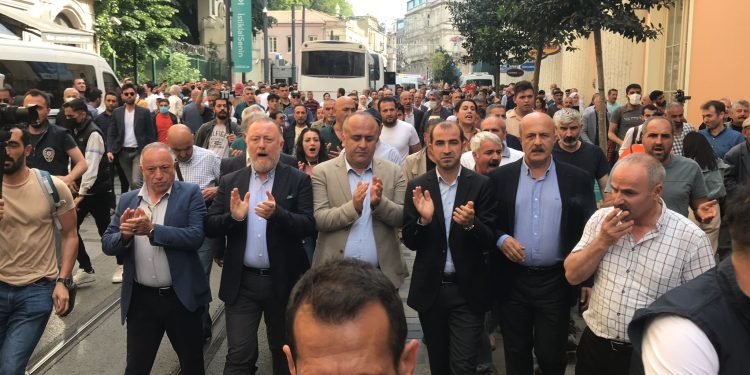 YENİLENDİ – İstanbul’da işgal saldırılarına karşı yürüyüş düzenleniyor: Bijî Berxwedana Zapê