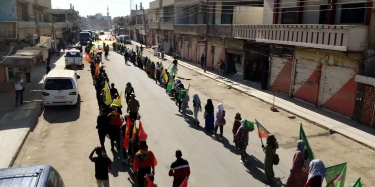 Rojava’daki gençlerin yürüyüşü 2’nci gününde devam ediyor