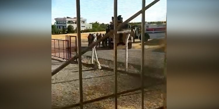 Şehit Doktor Dilşad abluka altında defin edildi