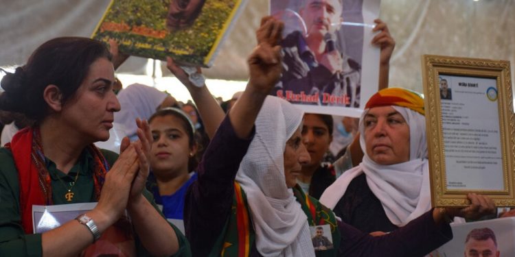 Binler Şehit Ferhad Şiblî’nin ailesini ziyaret etti