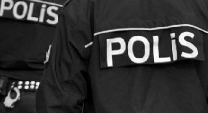 İşgalci polis intihar etti