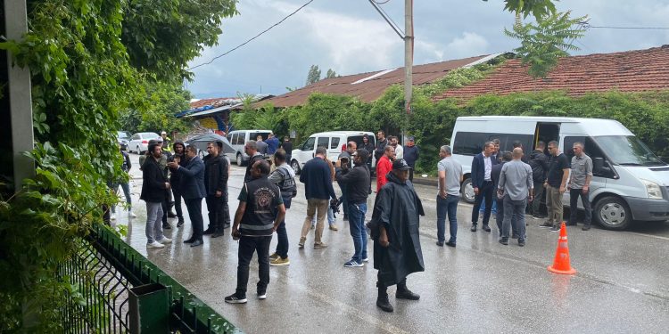 Engelleme ve tehditlere rağmen halk Bursa’da toplandı