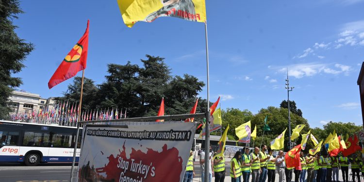 Kürt gençlerinden Cenevre’de ‘Lozan’ protestosu