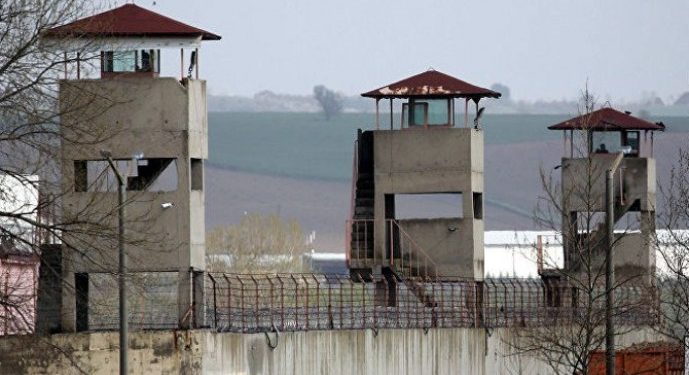 Tutsaklar tecride karşı açlık grevinde