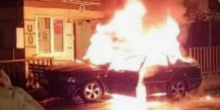 Jinên Tîrêjên Rojê İnisiyatifinden eylem: 17 araç ateşe verildi