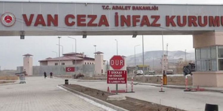 Siyasi tutsaklar Wan’da açlık grevine başladı