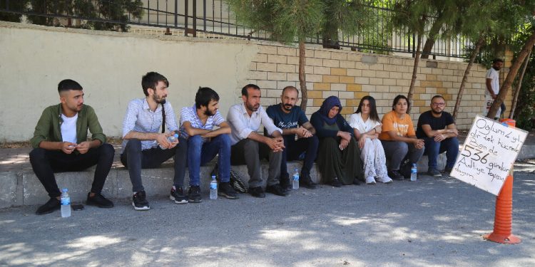 HDP Gençlik Meclisi Üyeleri Adalet Nöbeti’nin 536. gününde nöbete katıldı