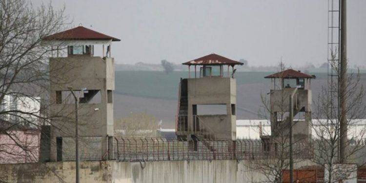 İşkence edilen tutsaktan 4 gündür haber alınamıyor