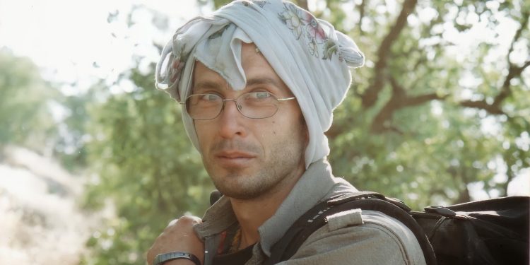 Bir sızı gelip çarptı kalbimi…