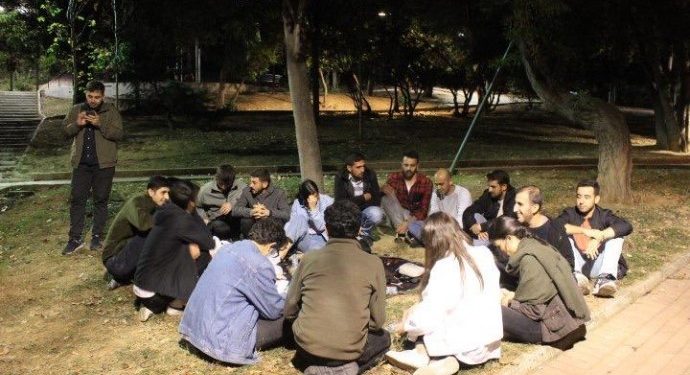 “Dayanışmamız büyüdükçe siz küçülecek, alçalacak ve tükeneceksiniz”